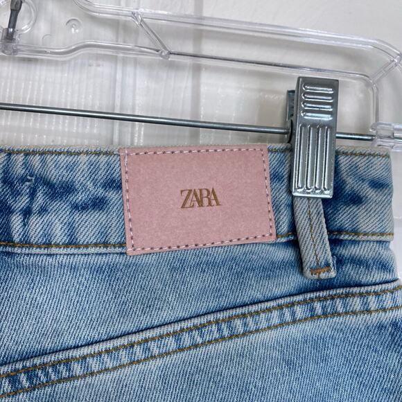 NWT ZARA High Rise Slim Fit Jeans Light Wash Size 2 New Straight Leg - Picture 6 of 8